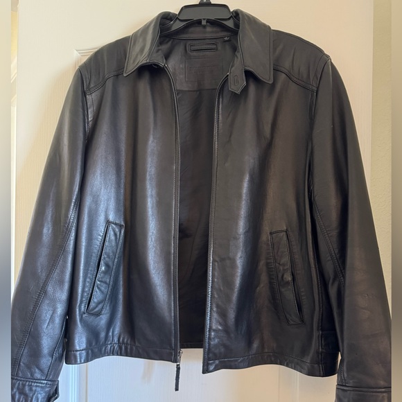 Roundtree & Yorke Men’s Leather Jacket